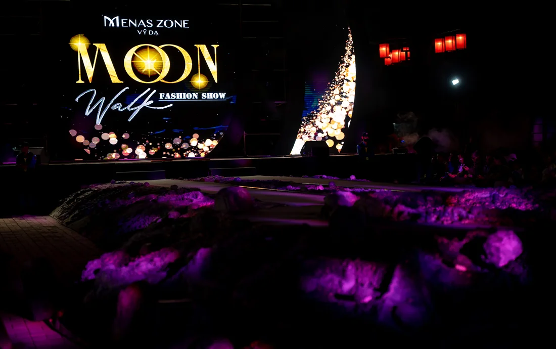 MOON Walk Fashion Show