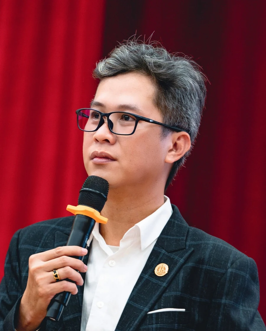 KTS. Phùng Hưng
